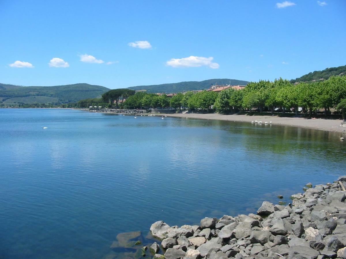 הוילה טרוויניאנו רומאנו La Rosa Sul Lago מראה חיצוני תמונה