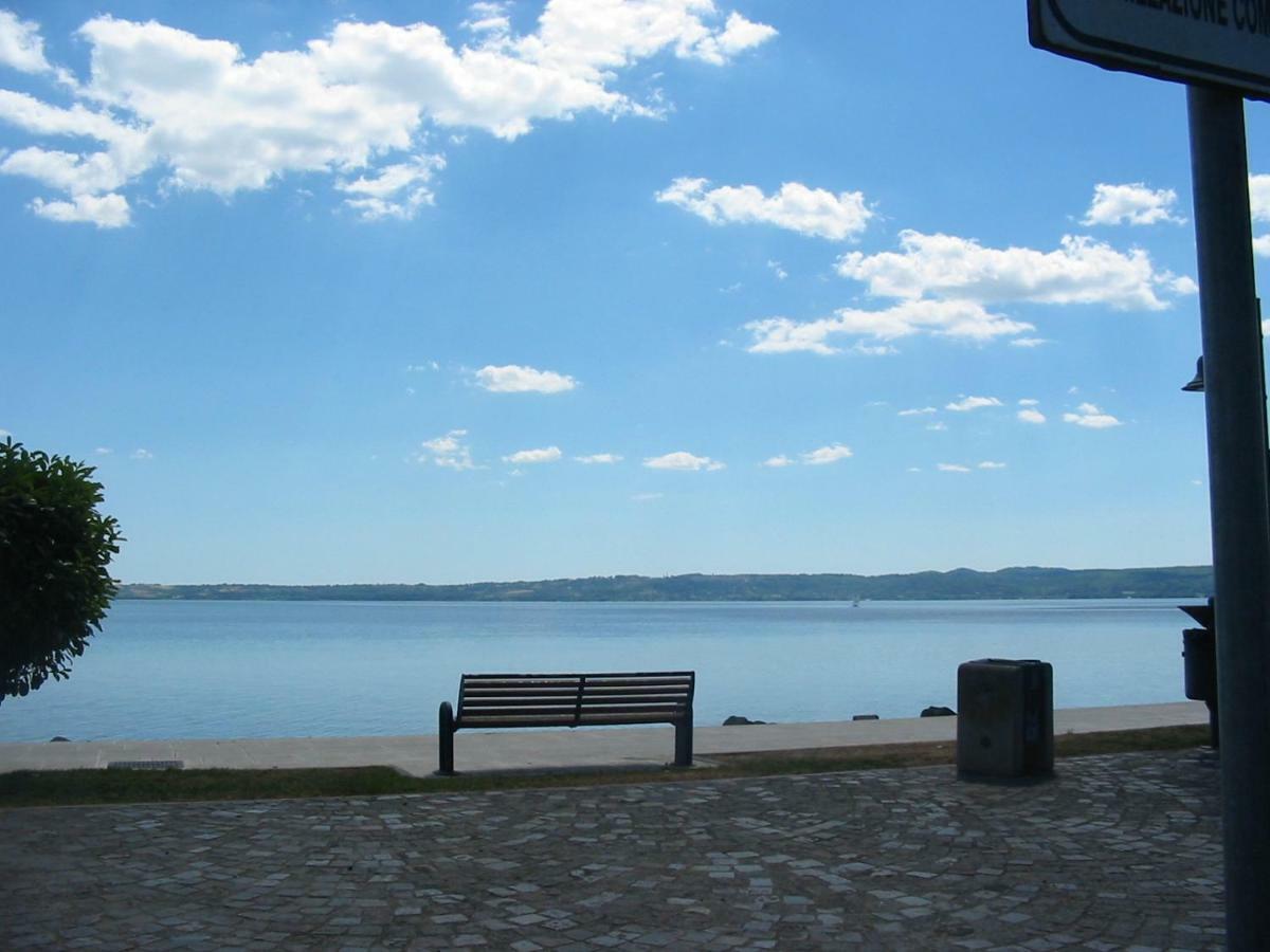 הוילה טרוויניאנו רומאנו La Rosa Sul Lago מראה חיצוני תמונה