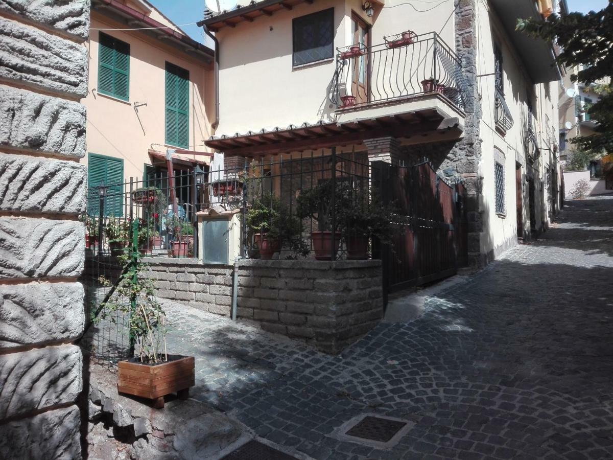 הוילה טרוויניאנו רומאנו La Rosa Sul Lago מראה חיצוני תמונה